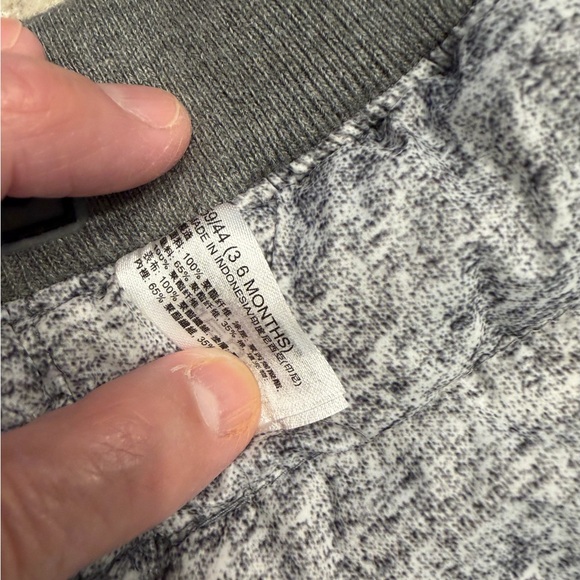 GAP Kids Gray and White Joggers - Picture 2 of 7